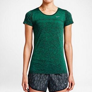 Nike top